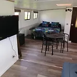 Sejour Atypique Et Insolite Sur Notre Peniche La Coradine Avec Grand *